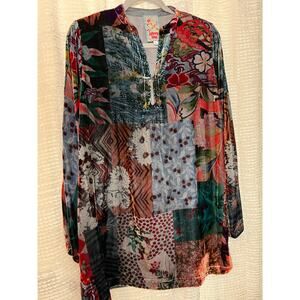 Johnny Was NWOT, size medium velvet style blouse